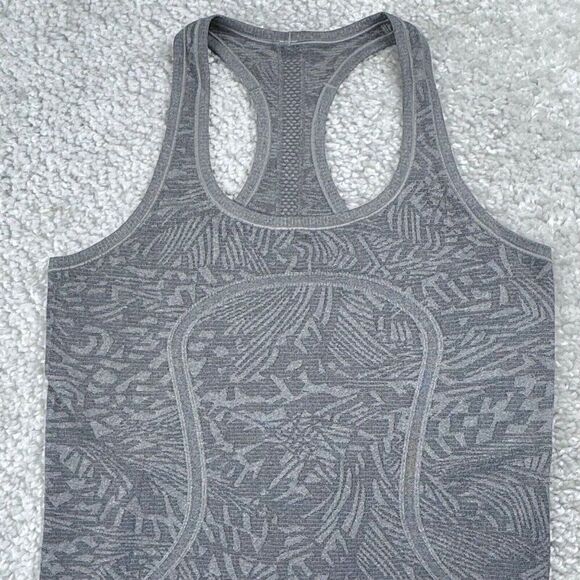 Lululemon Swiftly Tech Racerback Tank Gray Print - Picture 9 of 9